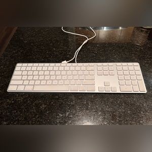 Apple Keyboard with Numeric Keypad